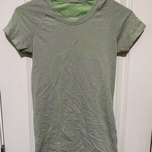 Women’s lululemon Short-Sleeve Top